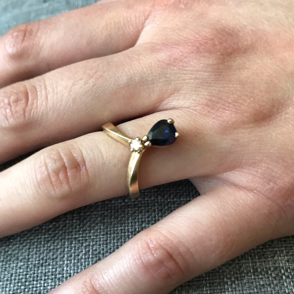 Stunning Deep Blue Sapphire Diamond 14K Gold Ring